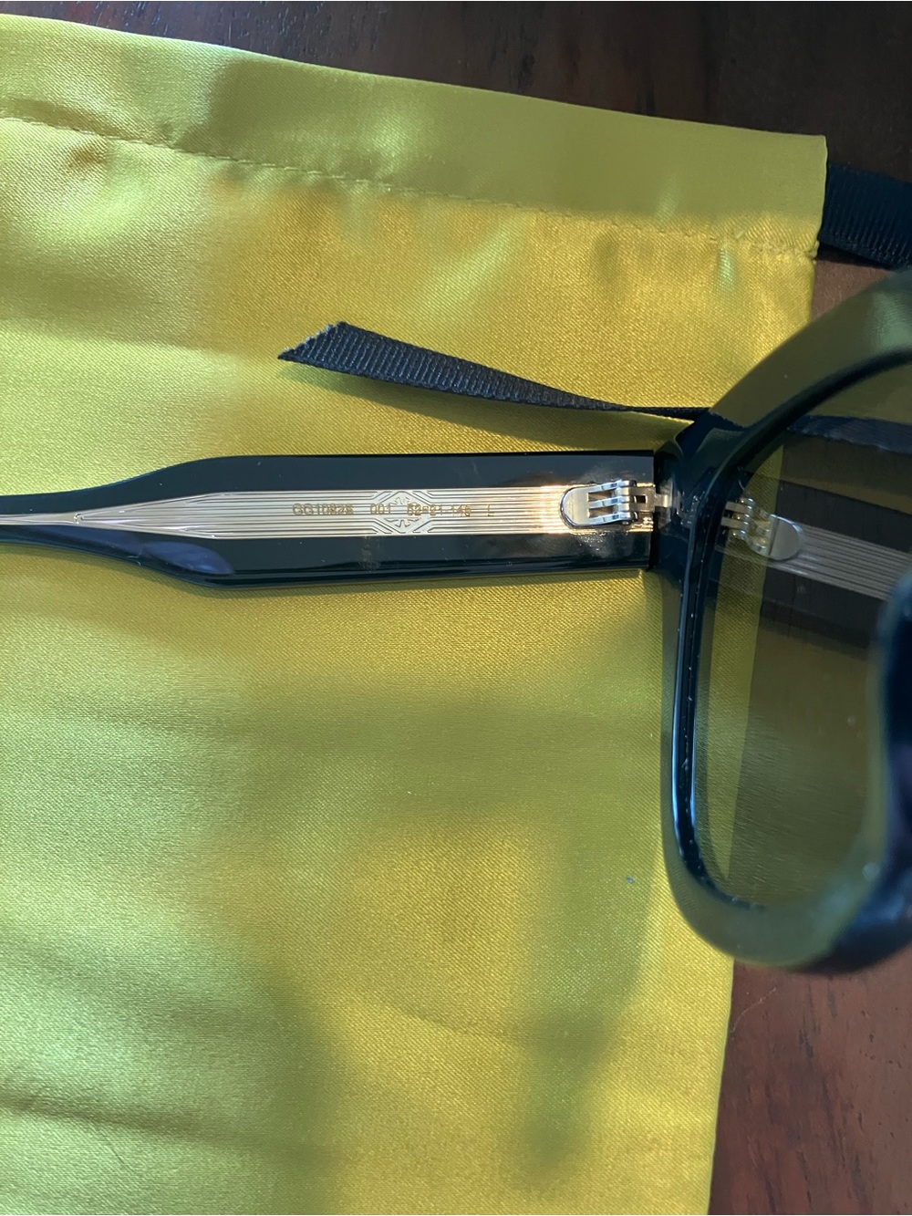 Gucci Black Sunglasses with green Velvet Case NWOT - Picture 5 of 6